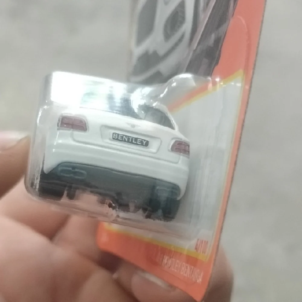Mattel Matchbox White Bentley Bentayga Toy Car